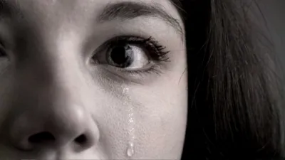 thumbnail - S2:E8 Love You to Death