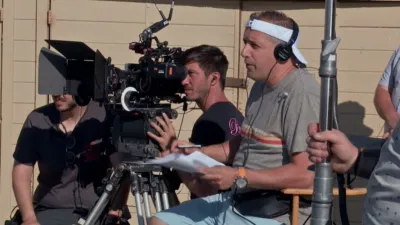 thumbnail - S8:E22 Hollywood