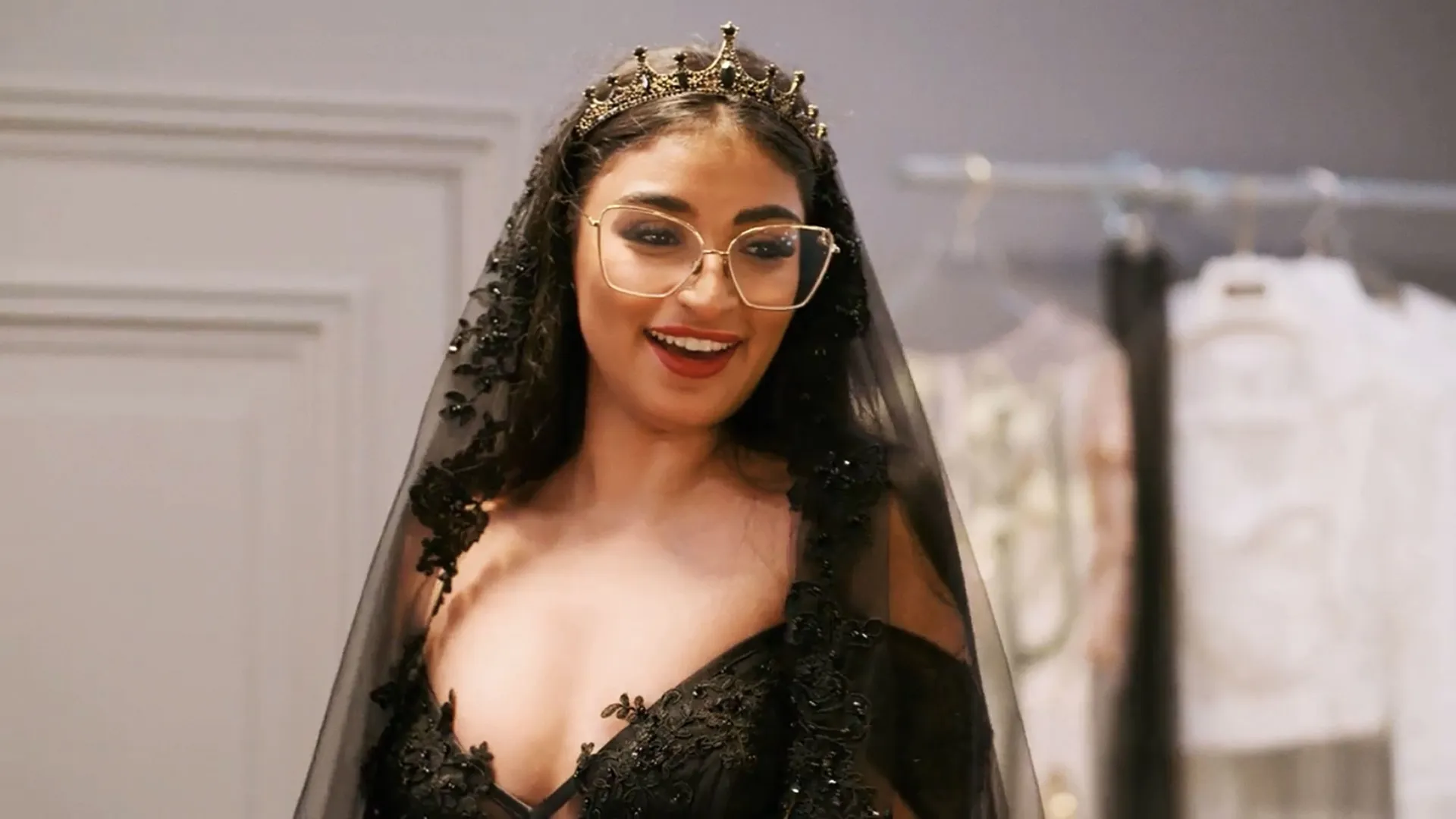 thumbnail - S1:E2 A Black Wedding Dress