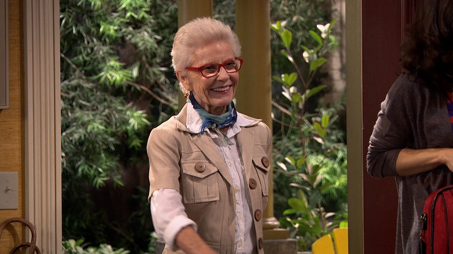 thumbnail - S3:E6 Grandma-A-Rooney