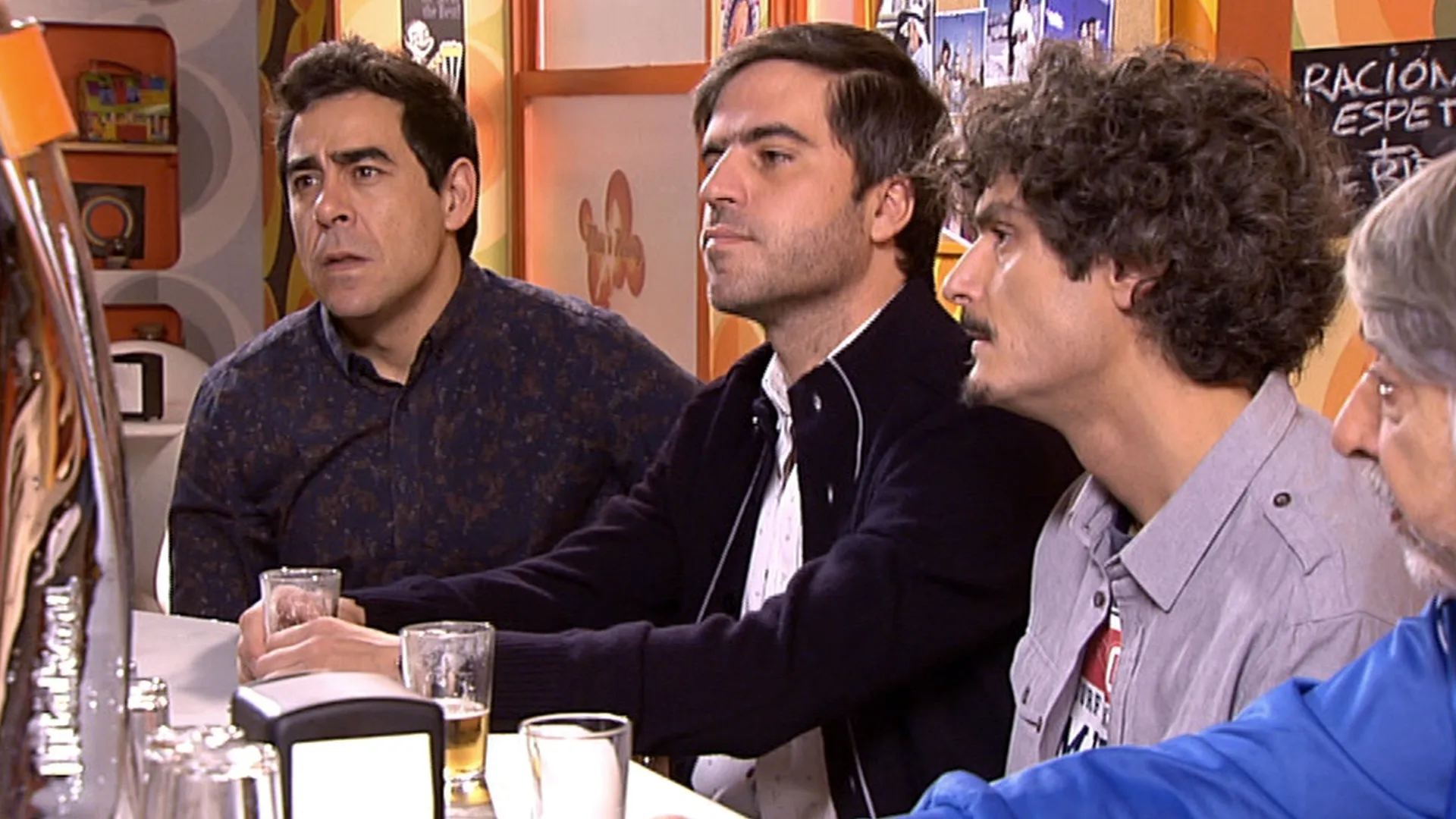 thumbnail - S9:E12 Una yaya por sorpresa, una vasectomía y la gran orquesta de Montepinar