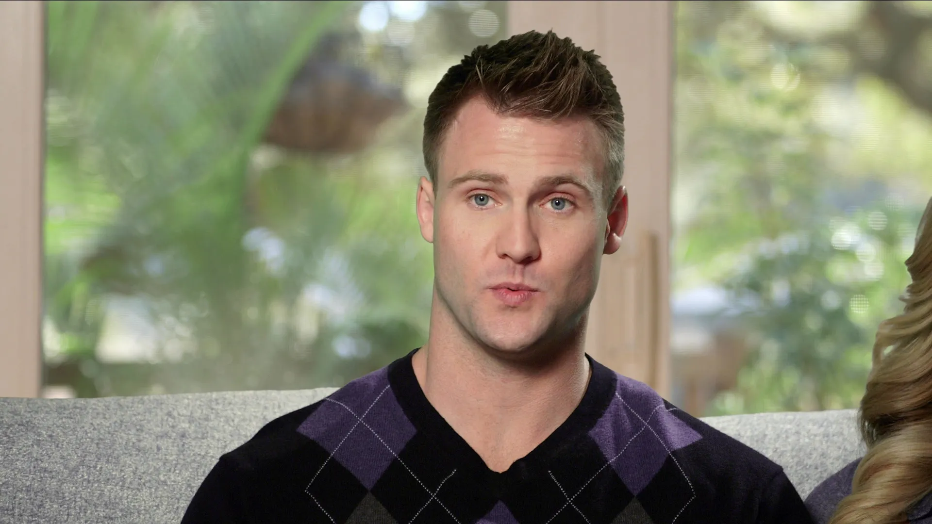 thumbnail - S1:E9 The Couples Meet