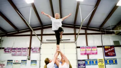 thumbnail - S3:E9 Don't Give Your Baby Steak