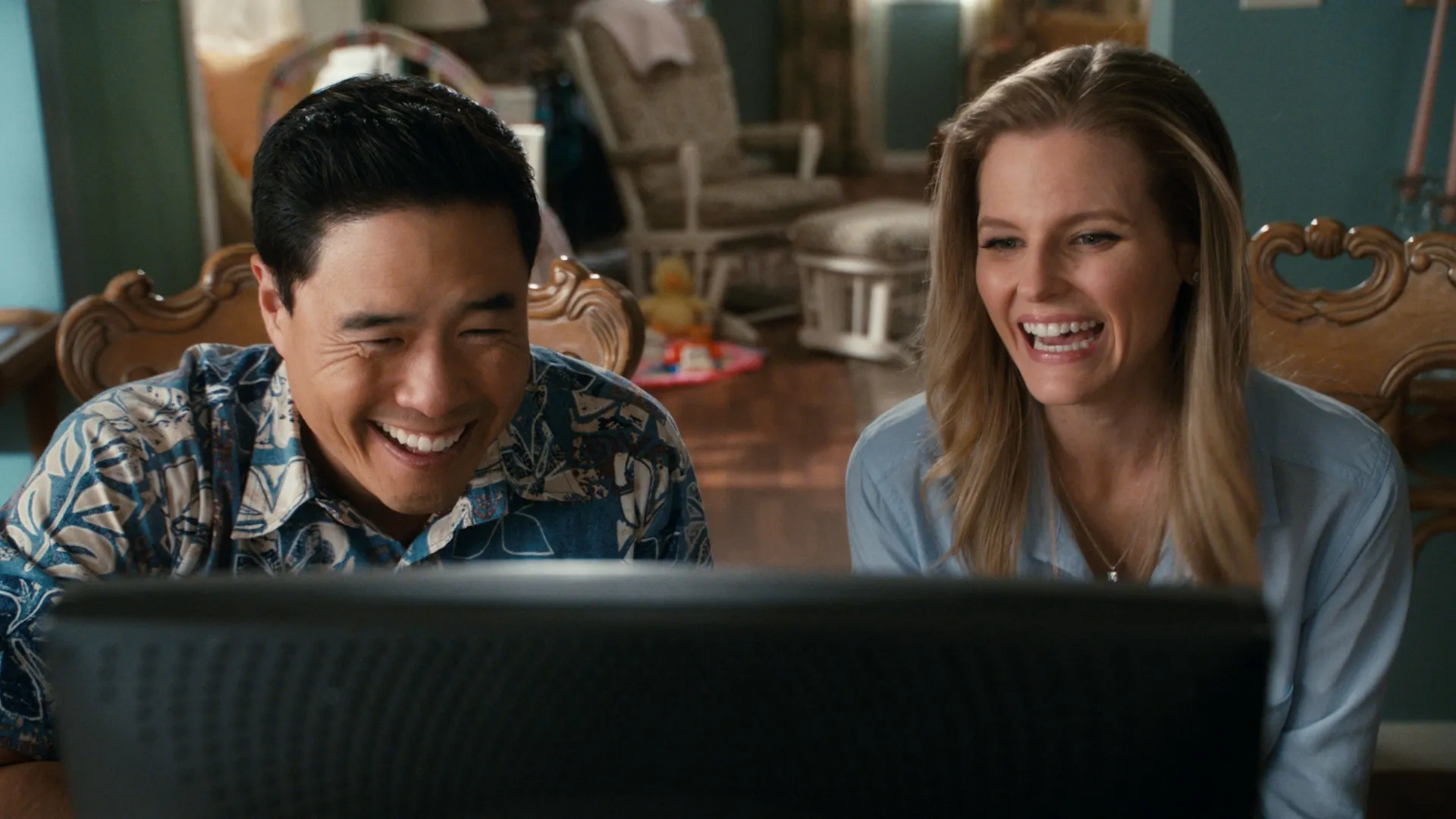 thumbnail - S6:E8 TMI: Too Much Integrity