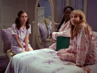 thumbnail - S3:E20 Surf's Up