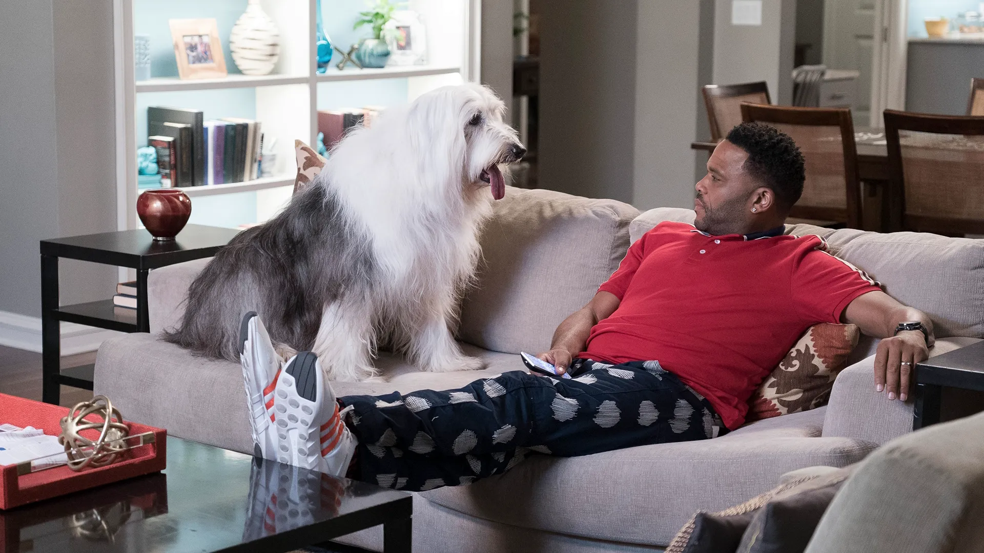 thumbnail - S4:E19 Dog Eat Dog World