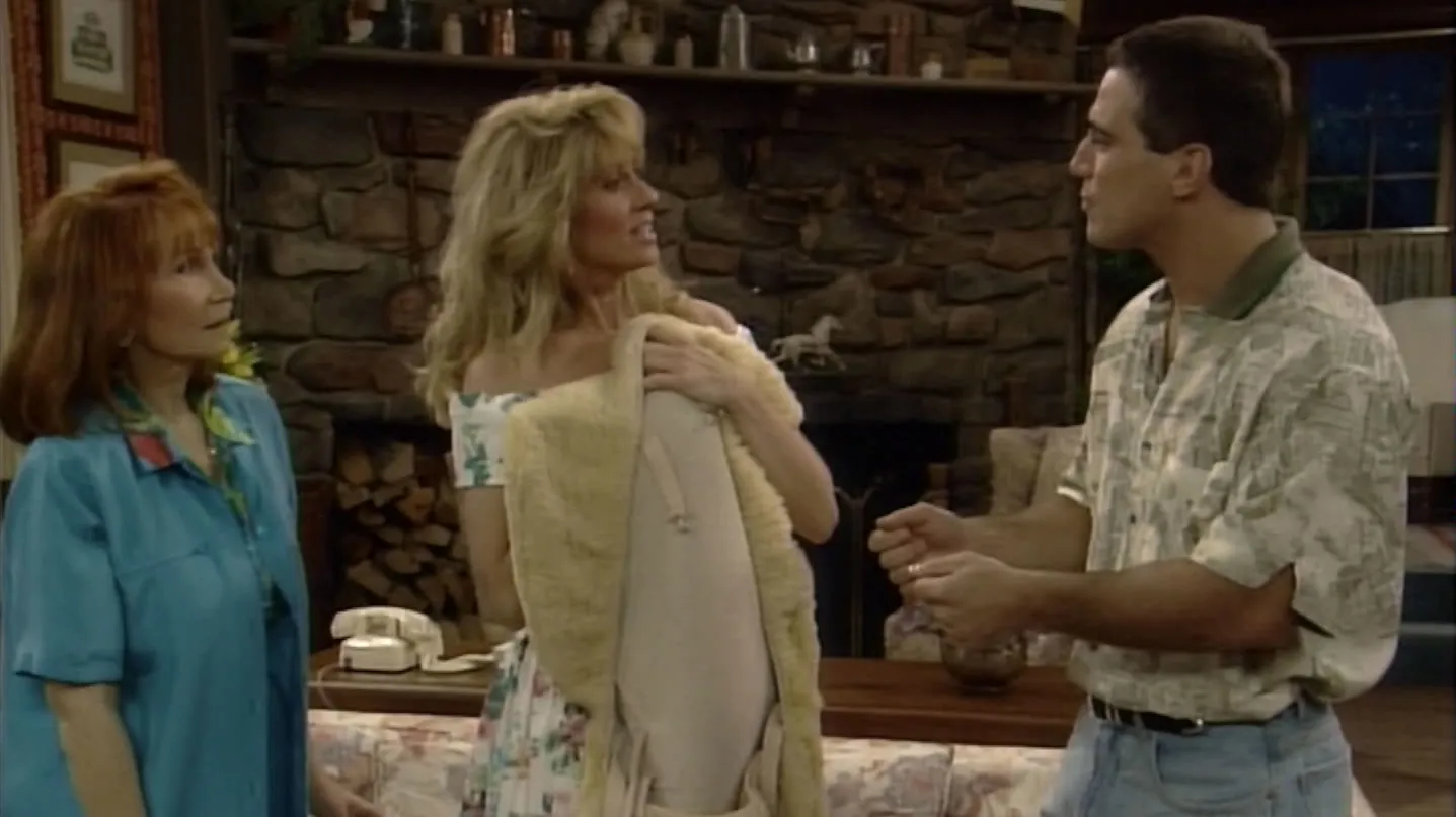 thumbnail - S8:E1 Seer Of Love