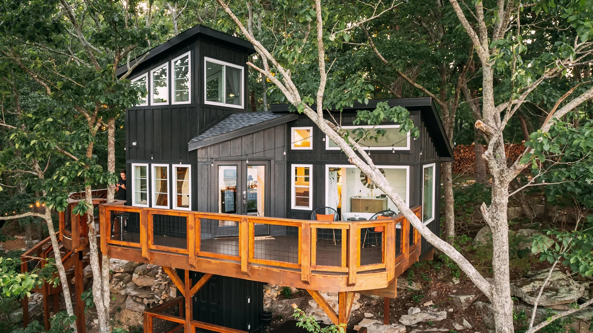 thumbnail - S4:E8 Tiny Georgia Treehouses