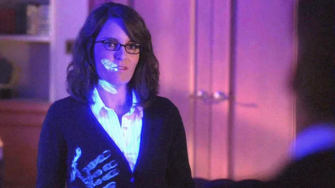 thumbnail - S4:E10 Black Light Attack!