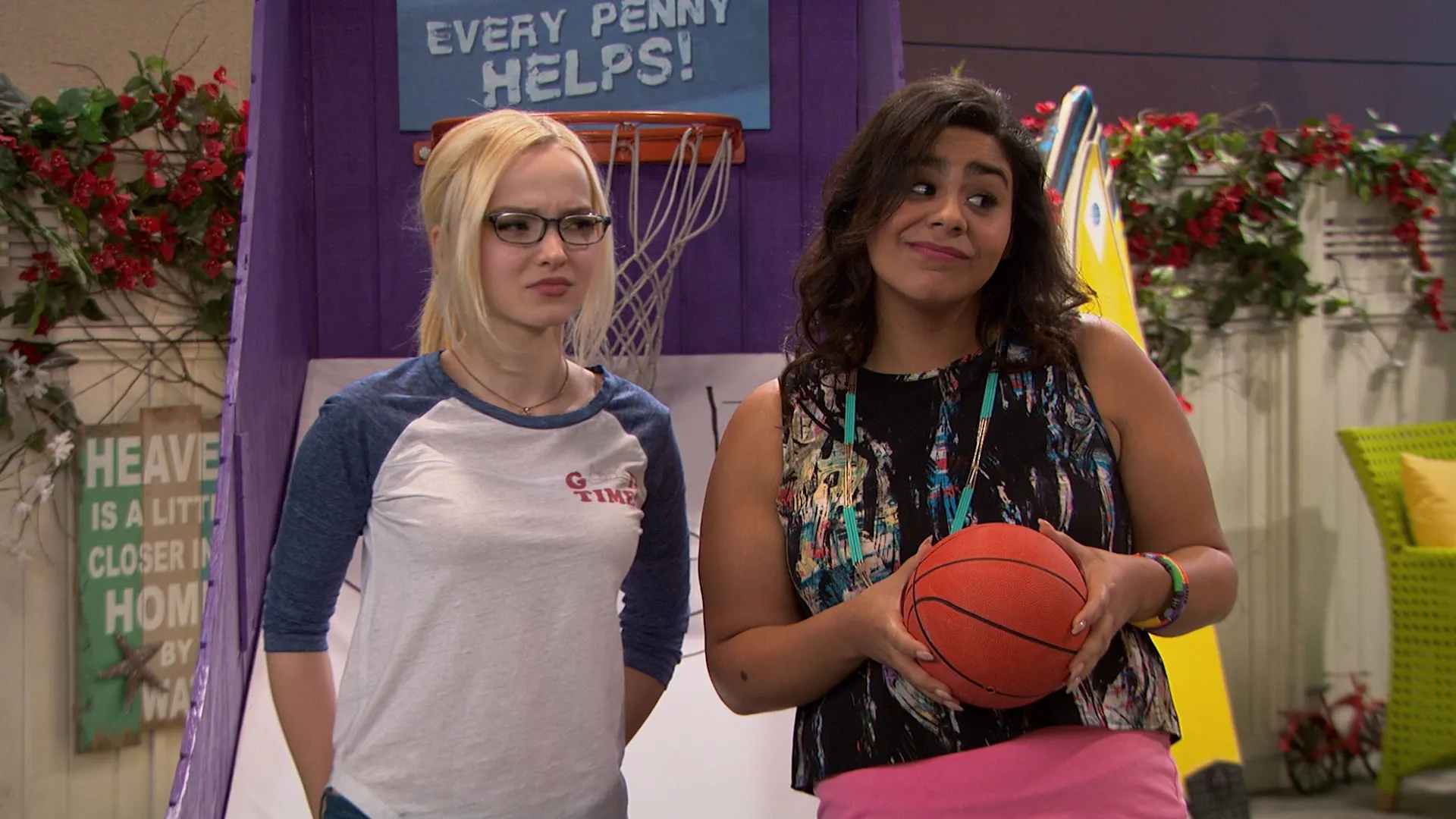 thumbnail - S4:E11 Tiny House-A-Rooney