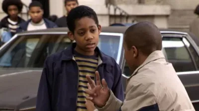 thumbnail - S1:E19 Everybody Hates Drew