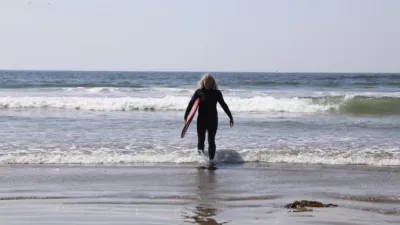 thumbnail - S1:E8 Coming in Hot