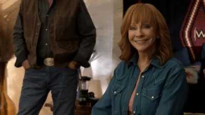 thumbnail - S3:E6 The Bag and the Box