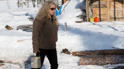 thumbnail - S1:E9 The Chase