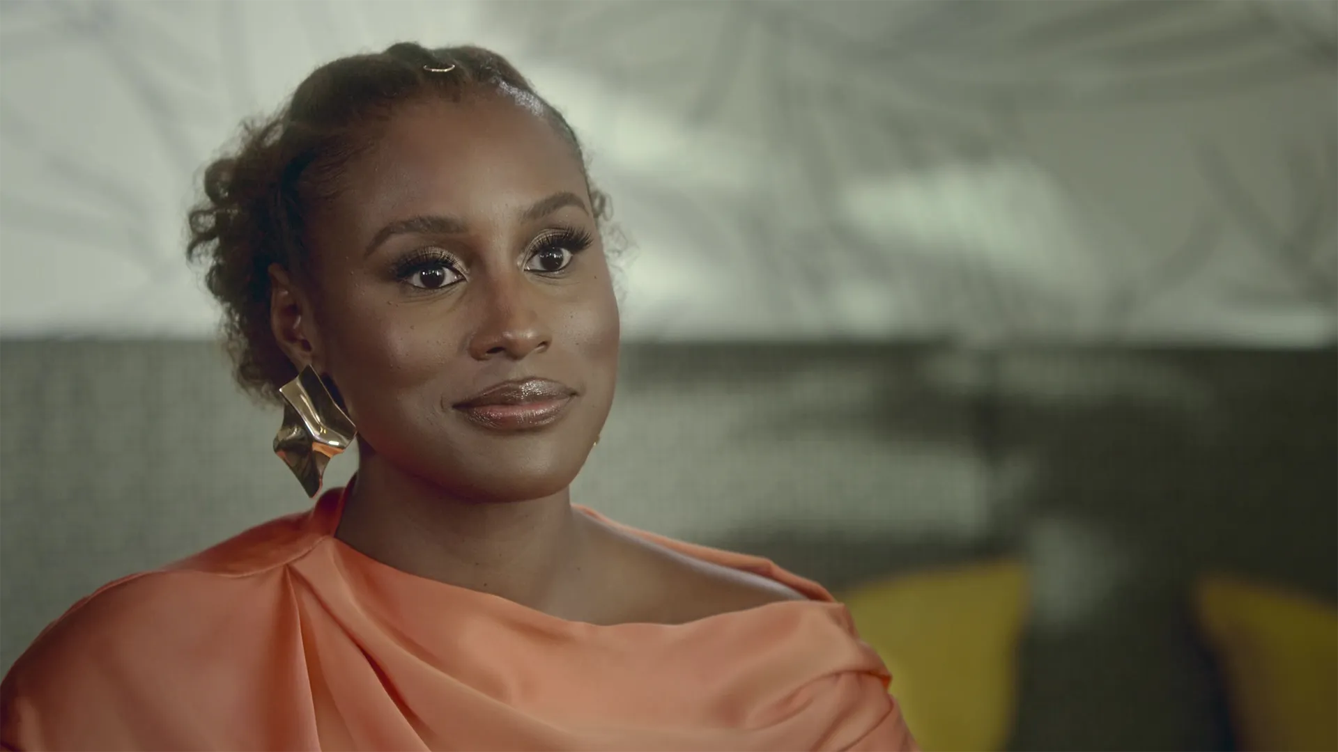 thumbnail - S1:E2 Issa Rae: Powerful Versatility
