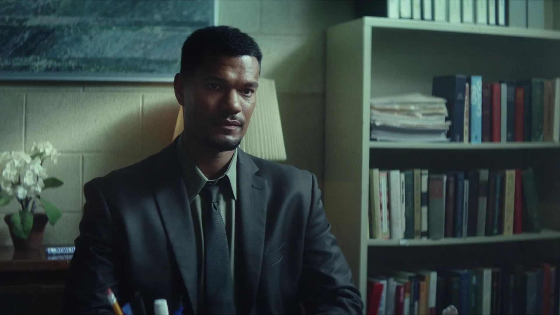 thumbnail - S1:E7 Detective