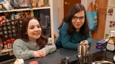 thumbnail - S3:E1 It’s a Manses World