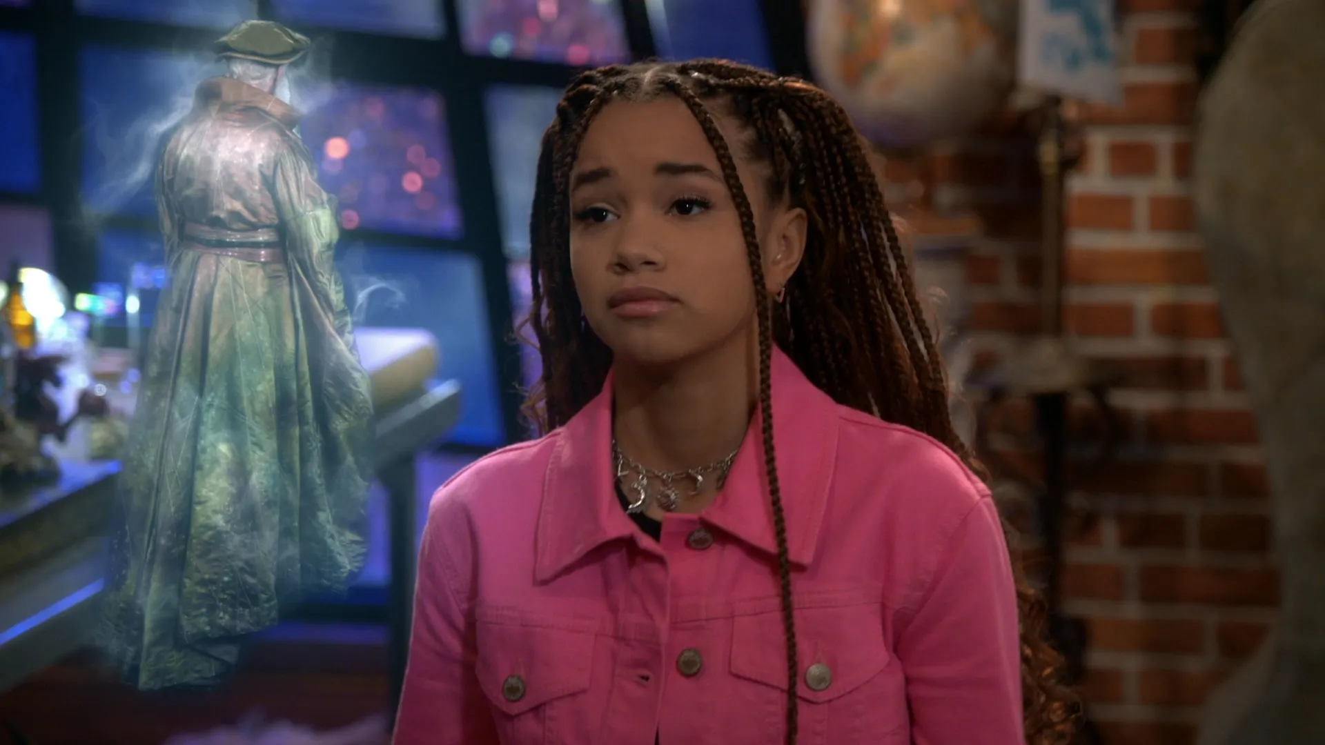 Billie (Janice LeAnn Brown) in Wizards Beyond Waverly Place, Disney