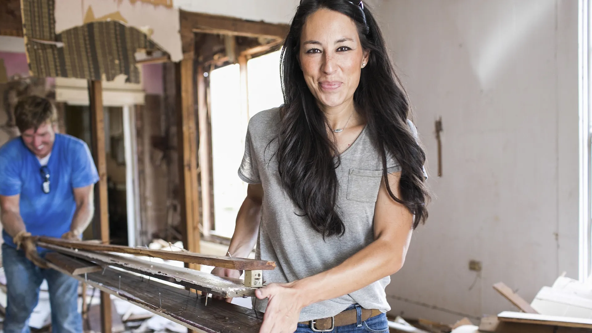 thumbnail - S3:E15 Chip and Jo Give a Run-Down Tiny House a Total Makeover for an Adventurous, Young Couple