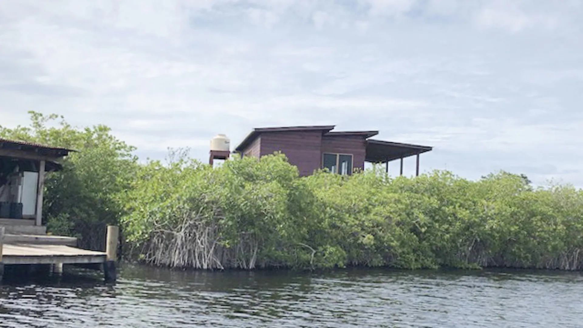 thumbnail - S20:E15 Making a Splash on Utila