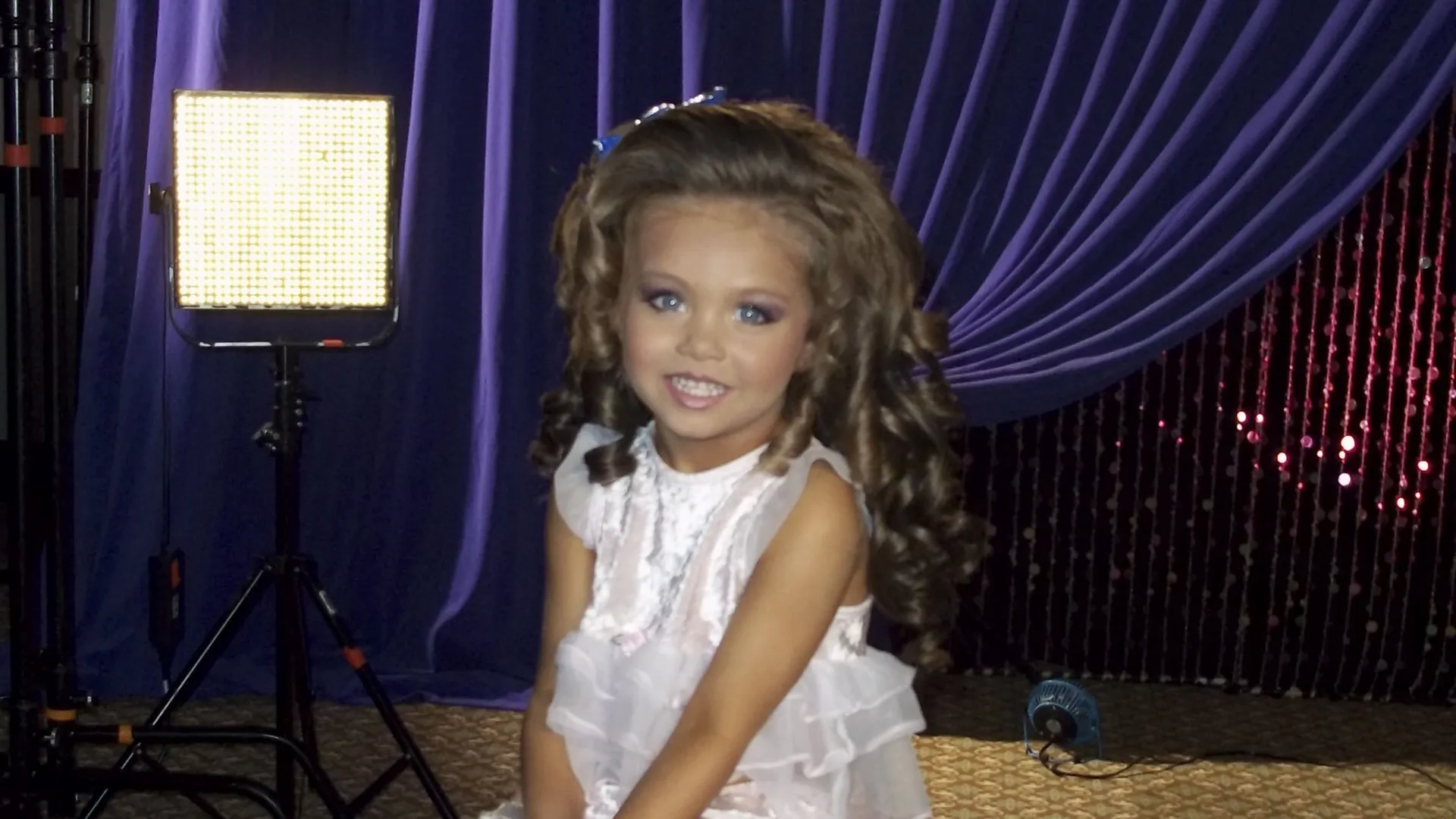 thumbnail - S7:E7 Stars 'n Glitz: Fiesta