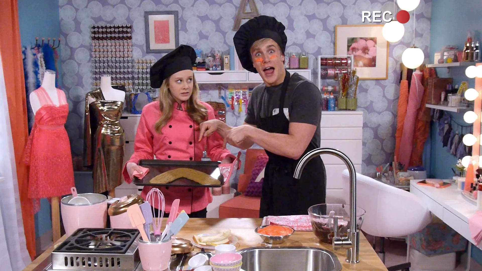 thumbnail - S1:F5 Bizaardvark vs. Prank Town