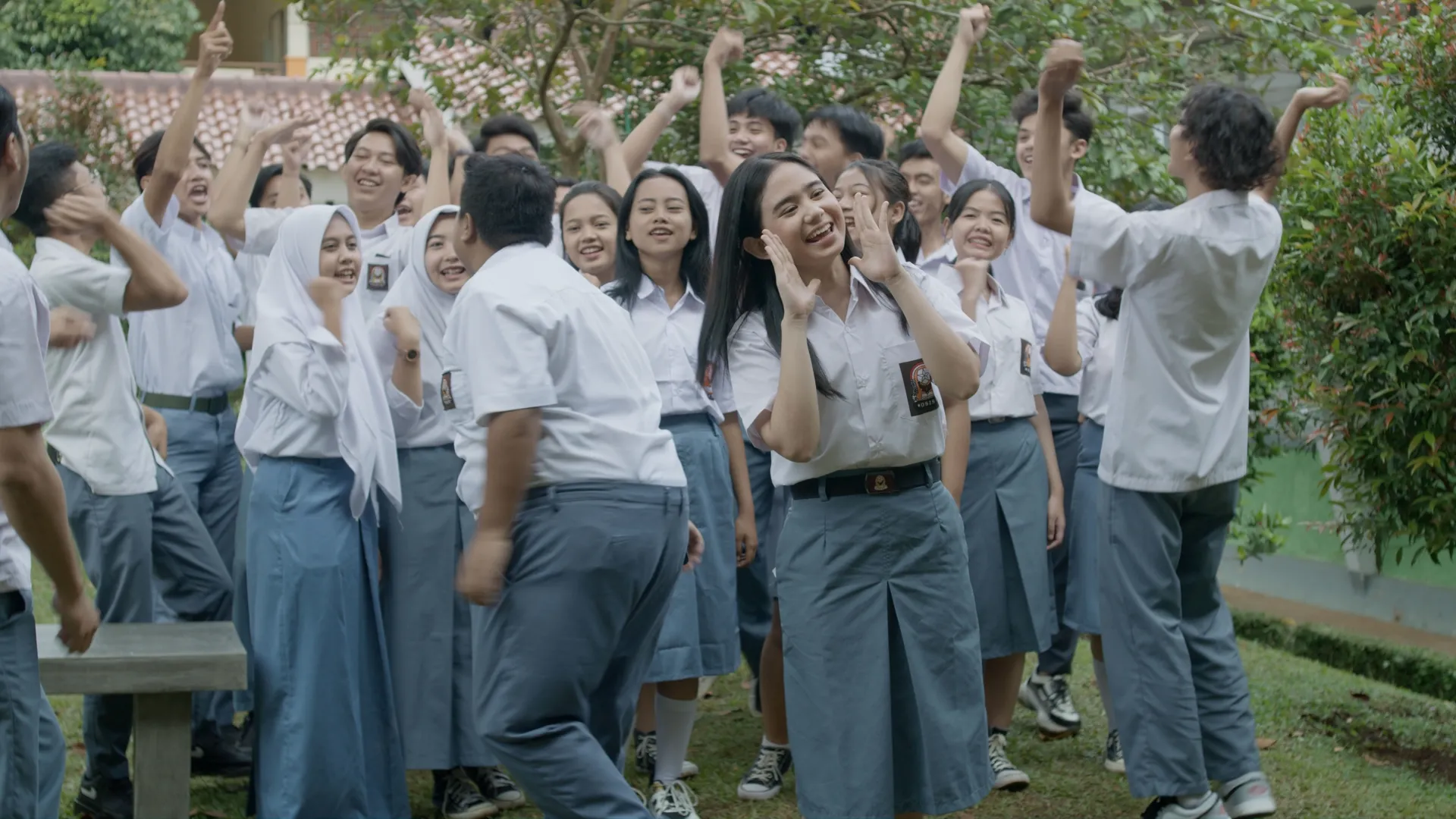 thumbnail - S1:E6 Kampung Gang VS Dahlia