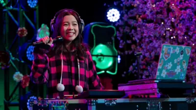 thumbnail - S1:E3 First Dance