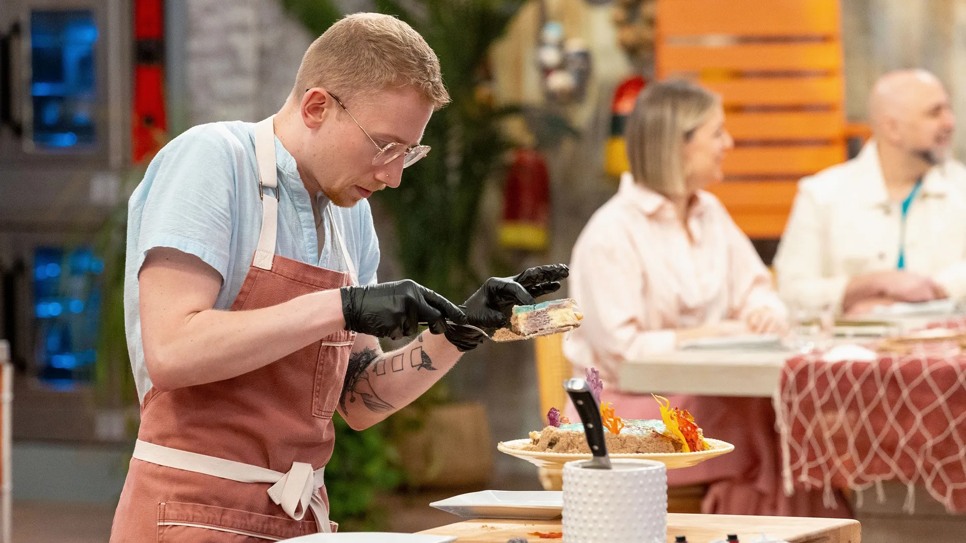 thumbnail - S2:E2 Summer Cruise