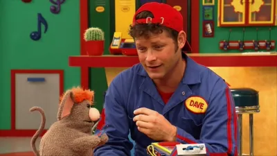 thumbnail - S3:E12 Walkaway Walkie