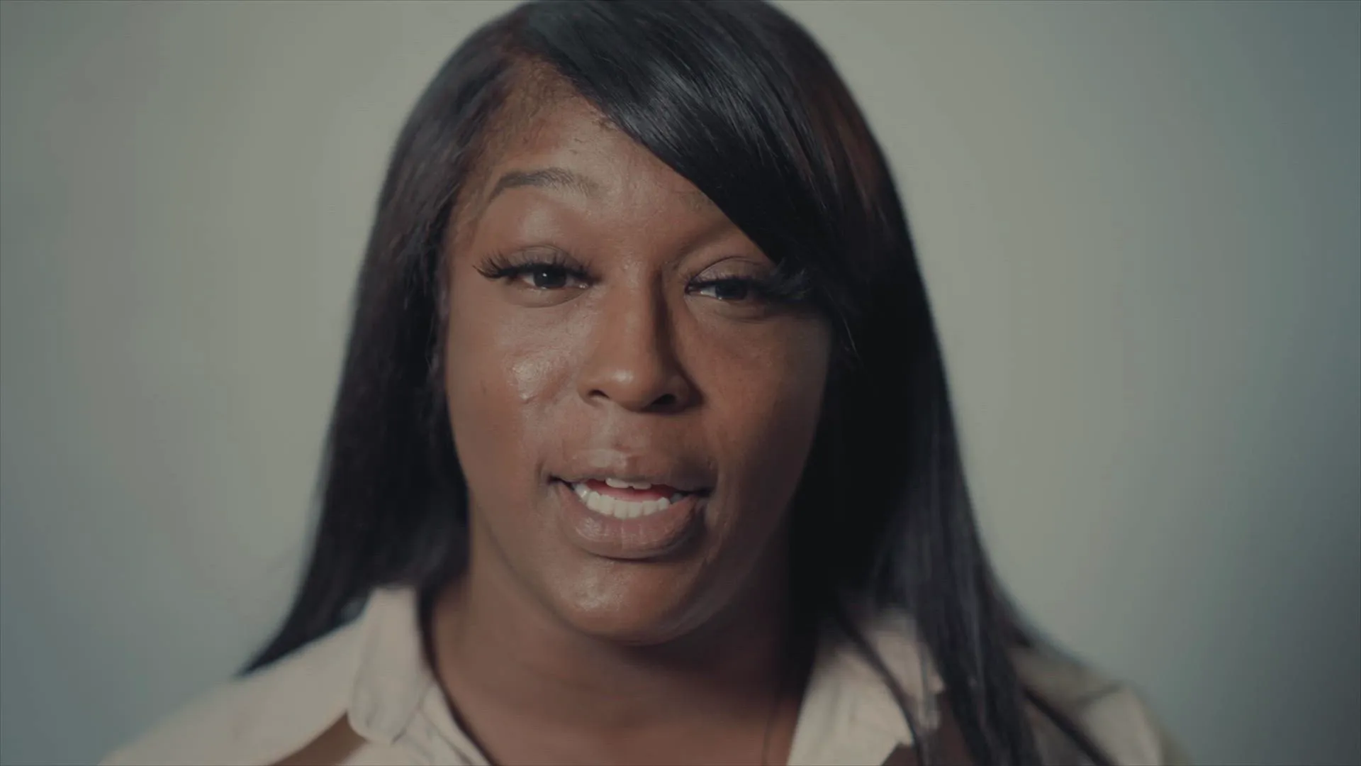 thumbnail - S1:E10 Murderous Wife or Battered Spouse?