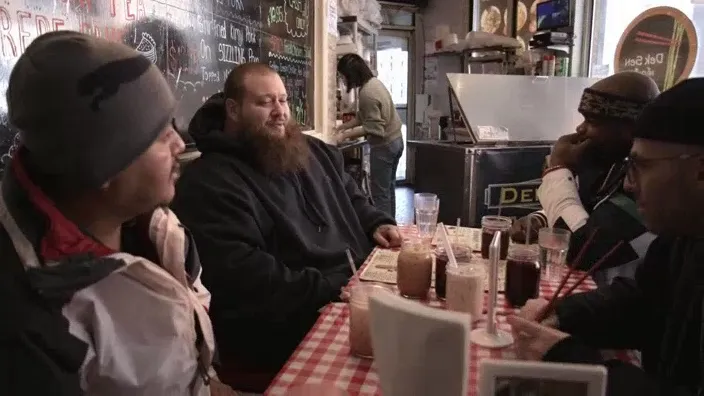 thumbnail - S3:E1 Queens: A Food Thug's Paradise