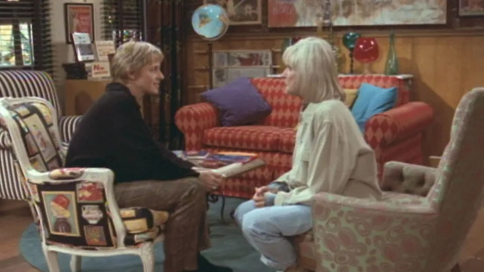 thumbnail - S3:E7 She Ain't Friendly, She's My Mother