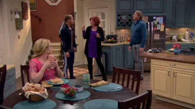 thumbnail - S4:E17 The Parent Trap