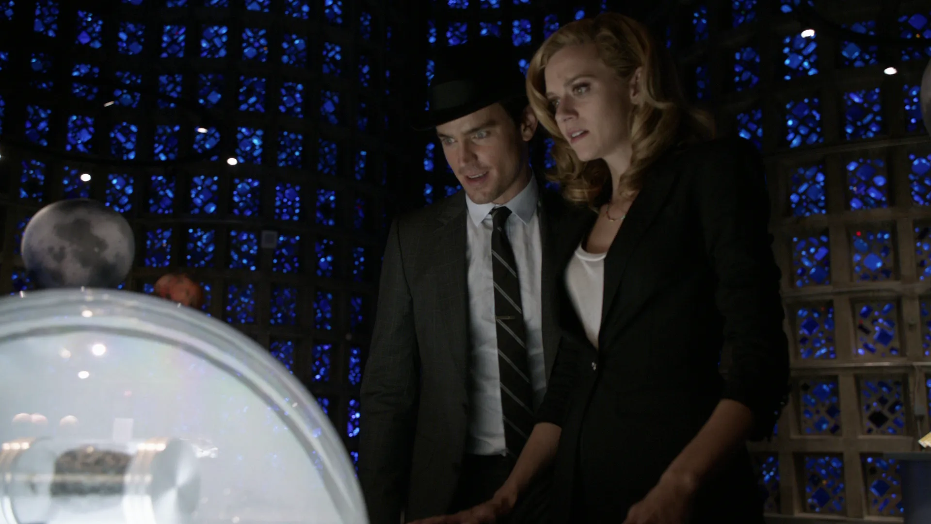 thumbnail - S4:E14 Shoot the Moon