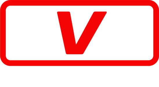 V plamenech