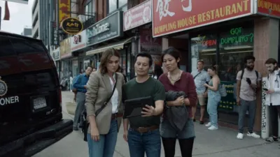 thumbnail - S4:E3 Neighbourhood Watch