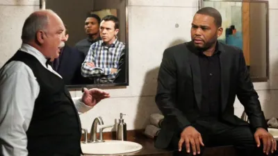 thumbnail - S1:E13 Big Night, Big Fight