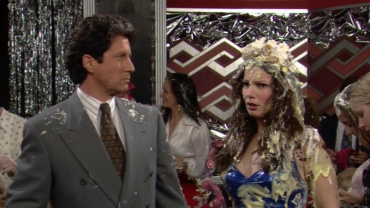 thumbnail - S3:E1 A Fine Family Feud