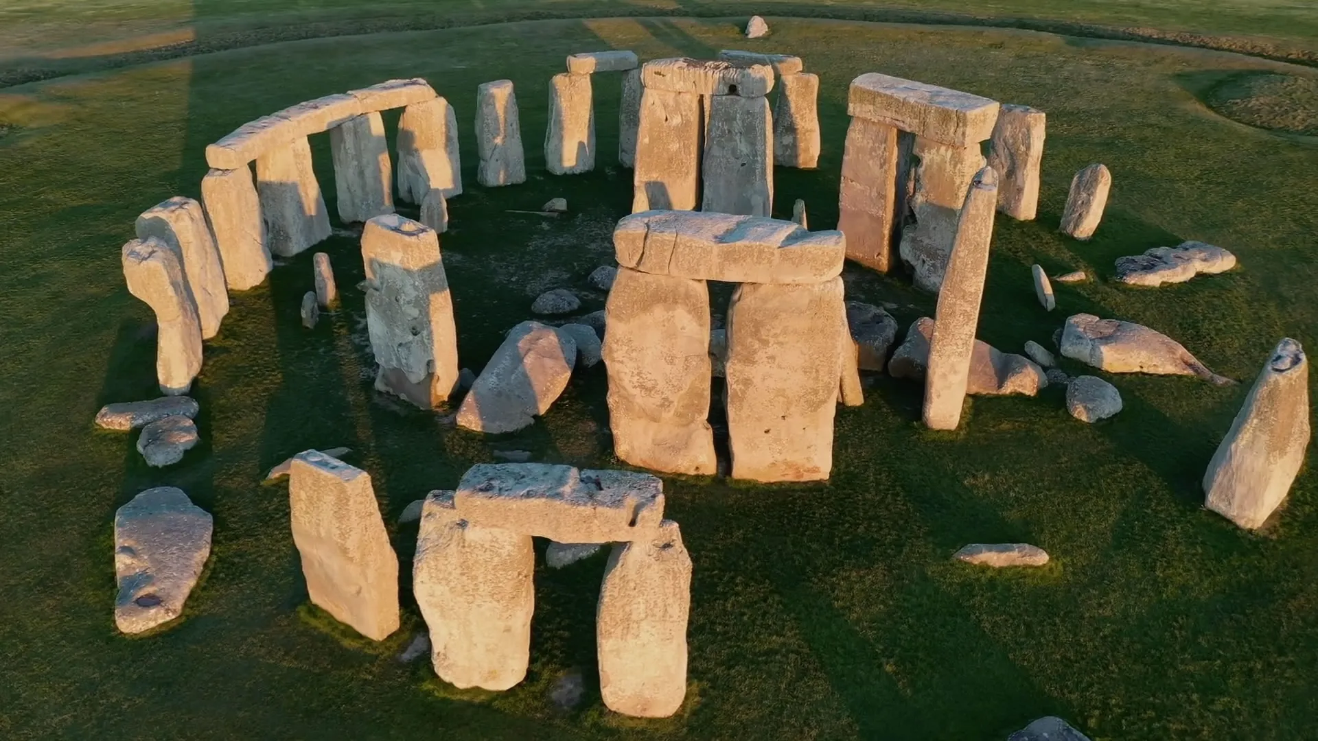 thumbnail - S4:E16 Unlocking the Secrets of Stonehenge