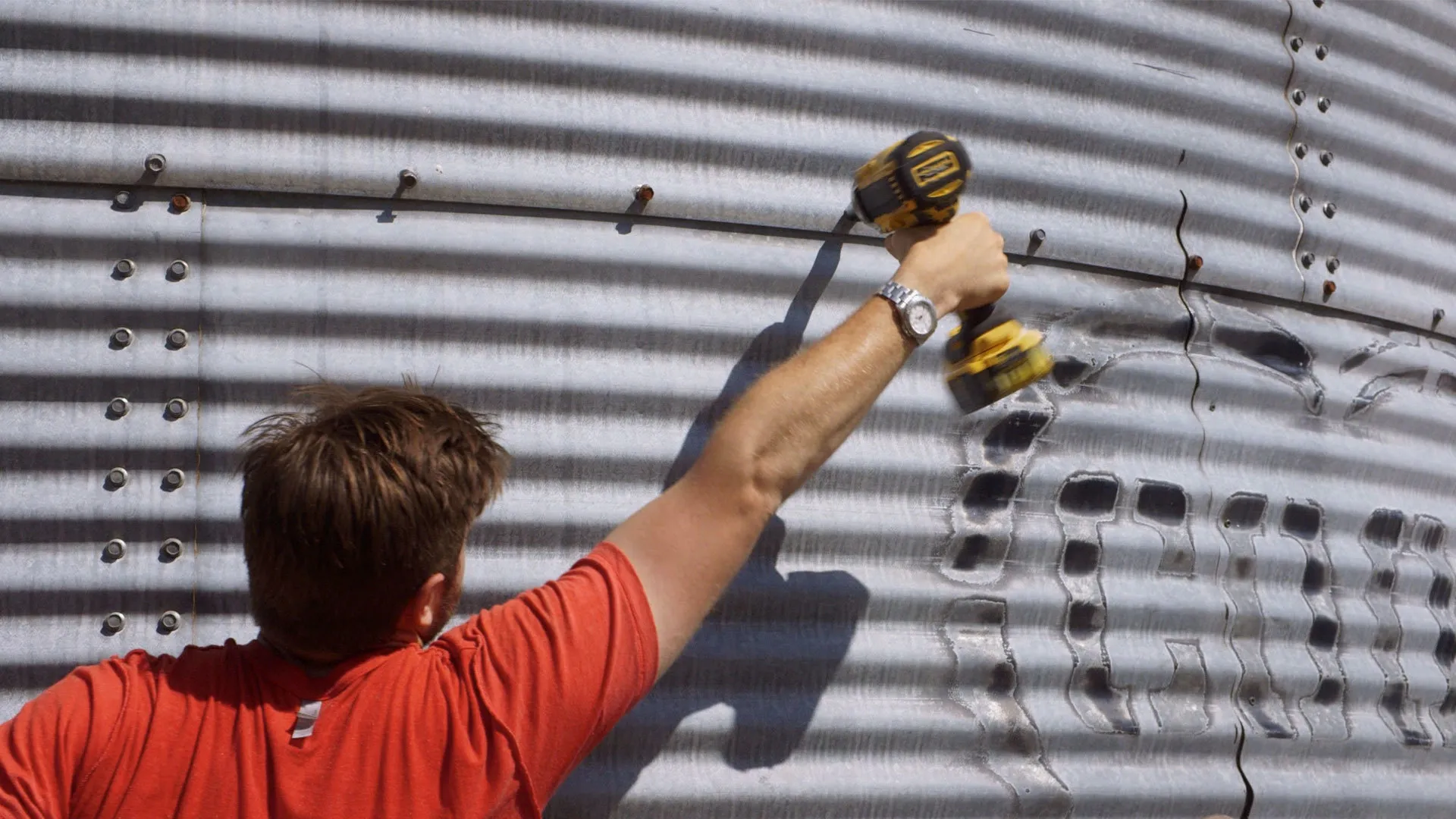 thumbnail - S1:E8 In-Law Grain Bins