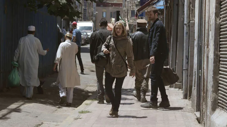 thumbnail - S8:E9 In Full Flight