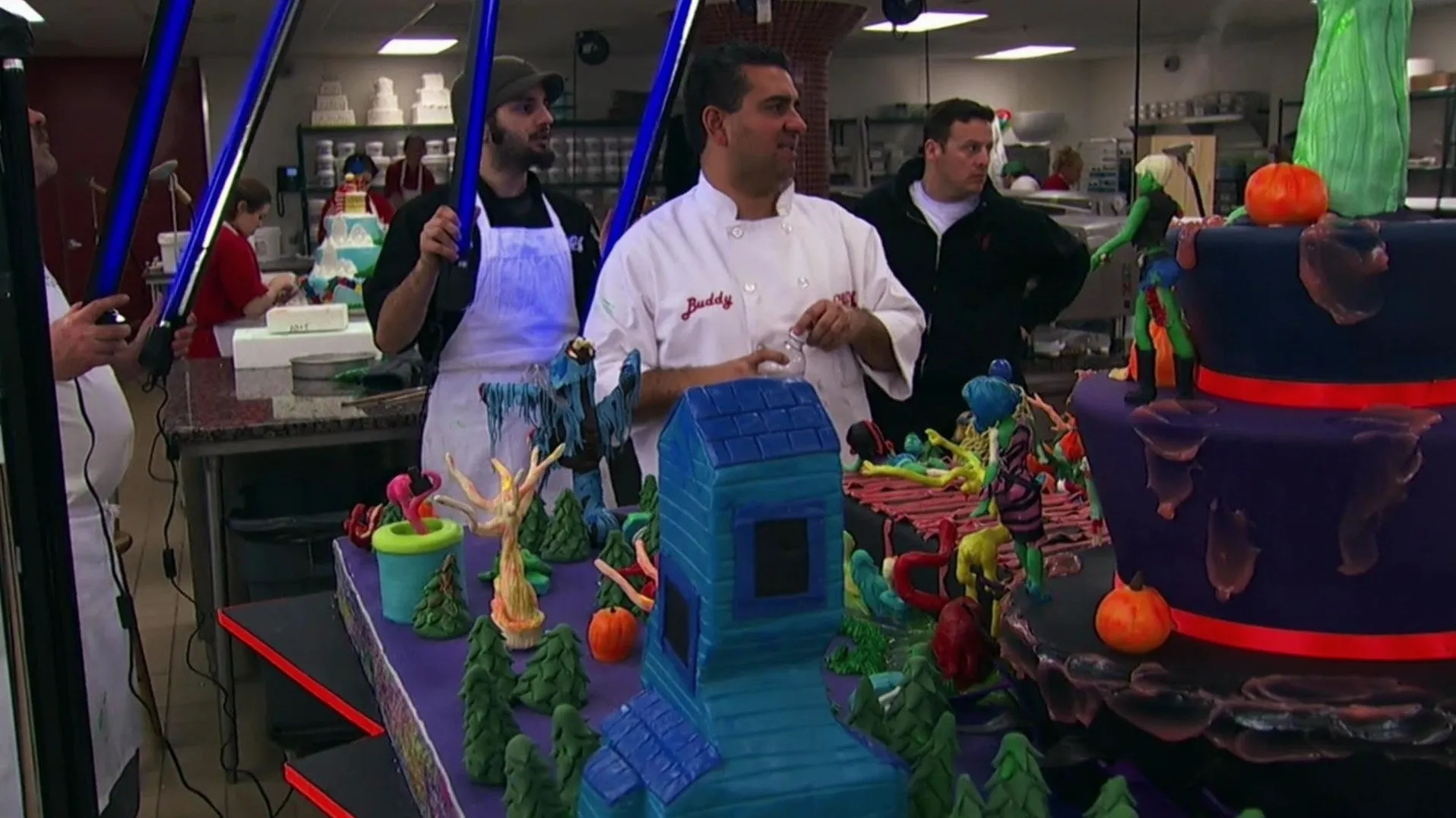 thumbnail - S9:E9 Glow in the Dark Cake
