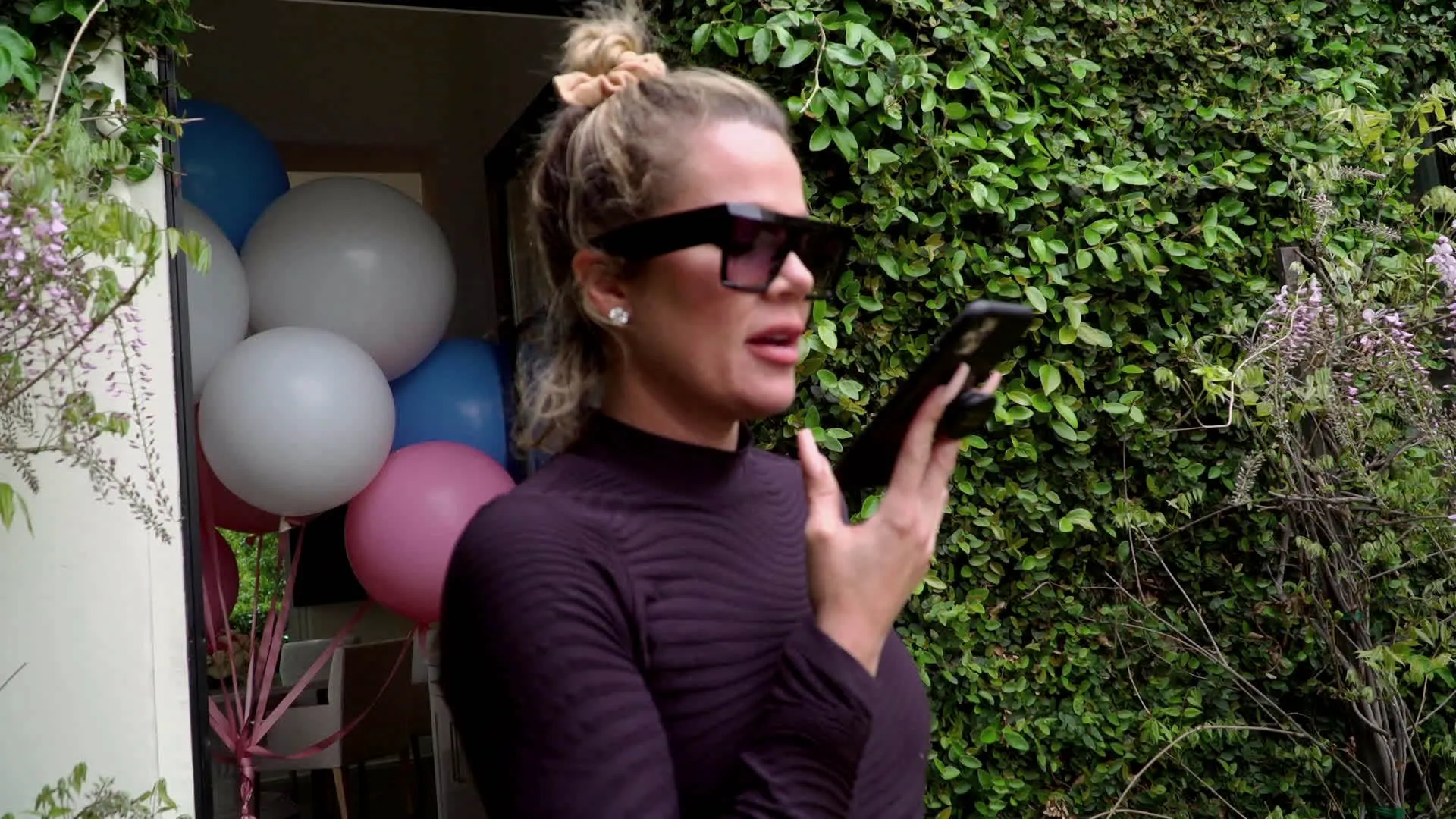 thumbnail - S19:E8 Love Lockdown