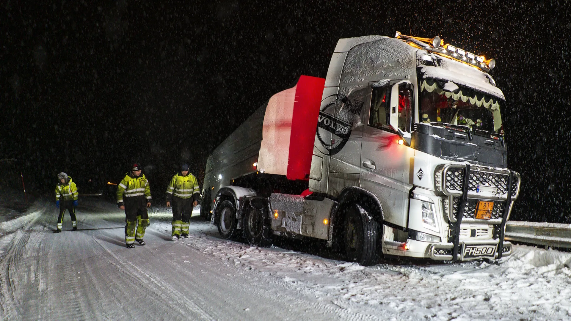 thumbnail - S8:E5 Road Closed!