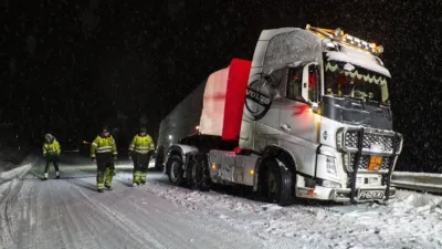 thumbnail - S8:E5 Road Closed!