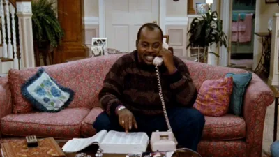 thumbnail - S1:E12 Laura's First Date