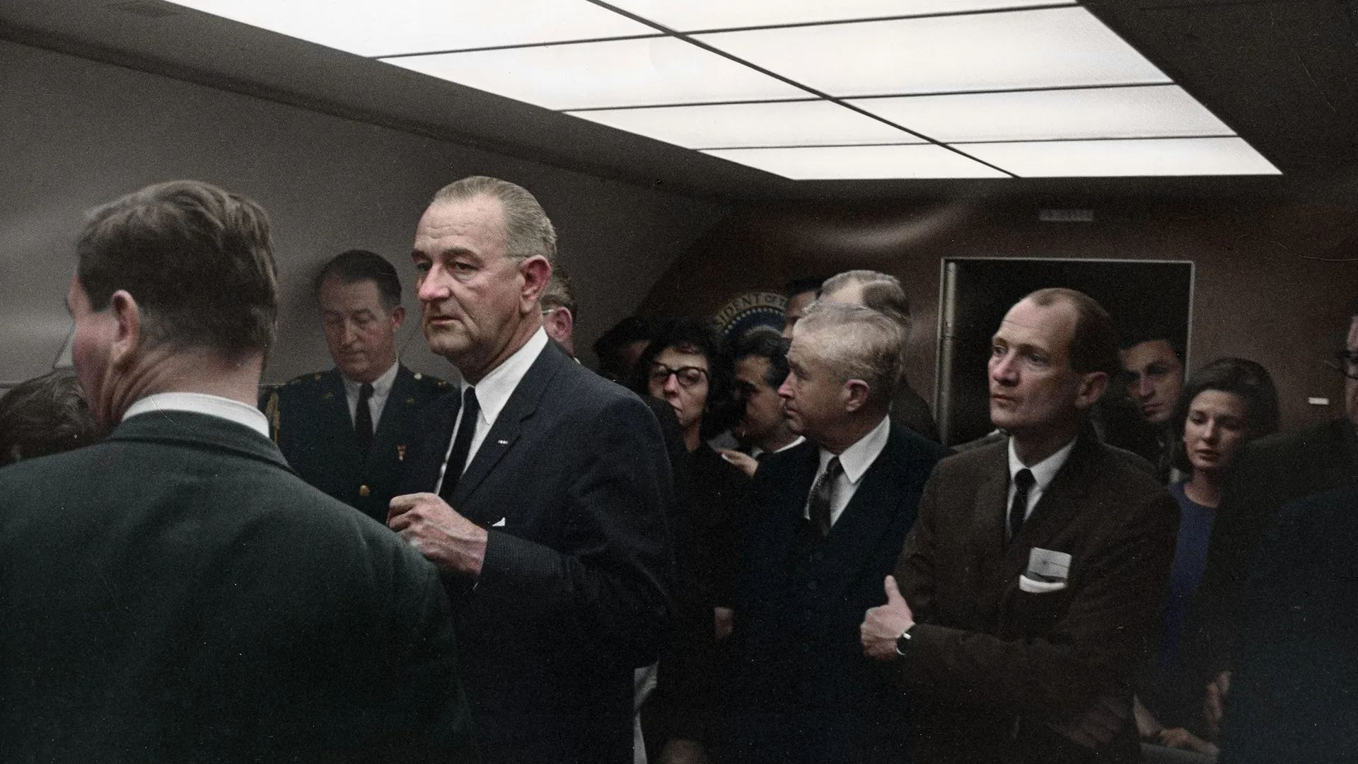 thumbnail - S1:E2 Manhunt