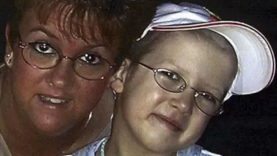 thumbnail - S18:E3 Mom Said I Was Dying