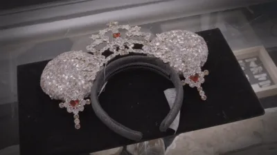 thumbnail - S23:E1 Pawn it to My Heart